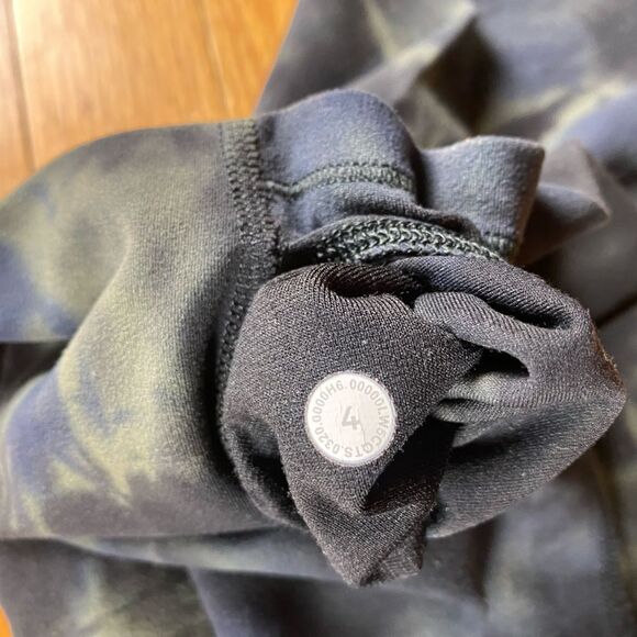 Lululemon Align Pant 25" *Diamond Dye
Diamond Dye Graphite Grey Bronze Green S4 - Picture 9 of 12